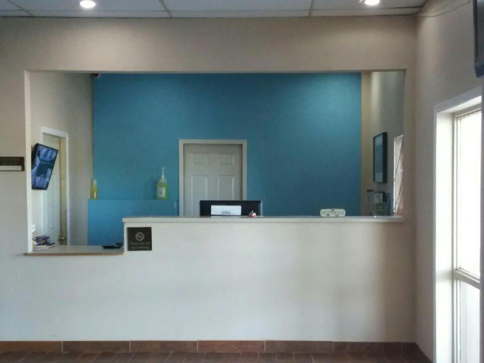 Travel Inn Marston Bagian luar foto
