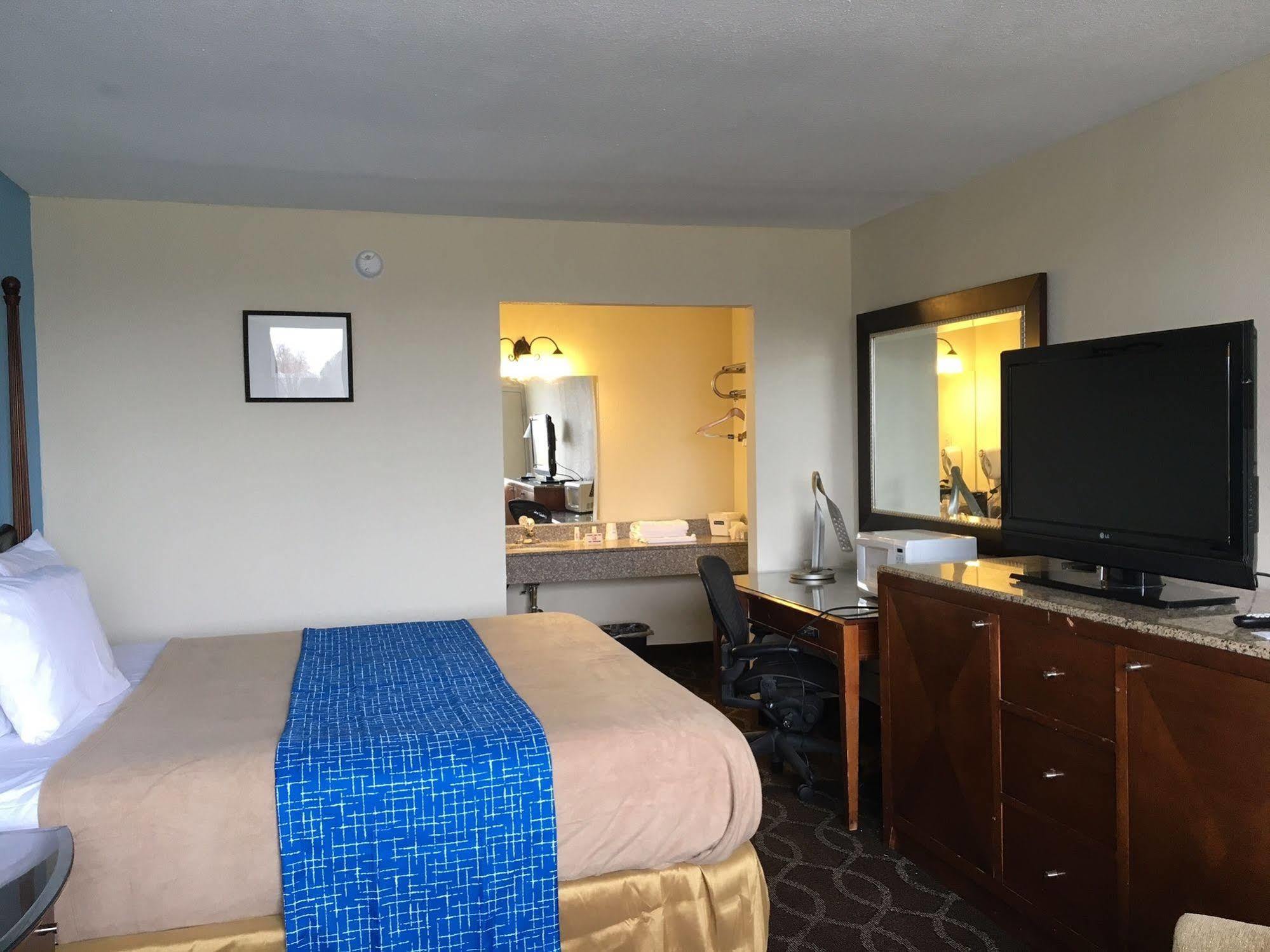 Travel Inn Marston Bagian luar foto