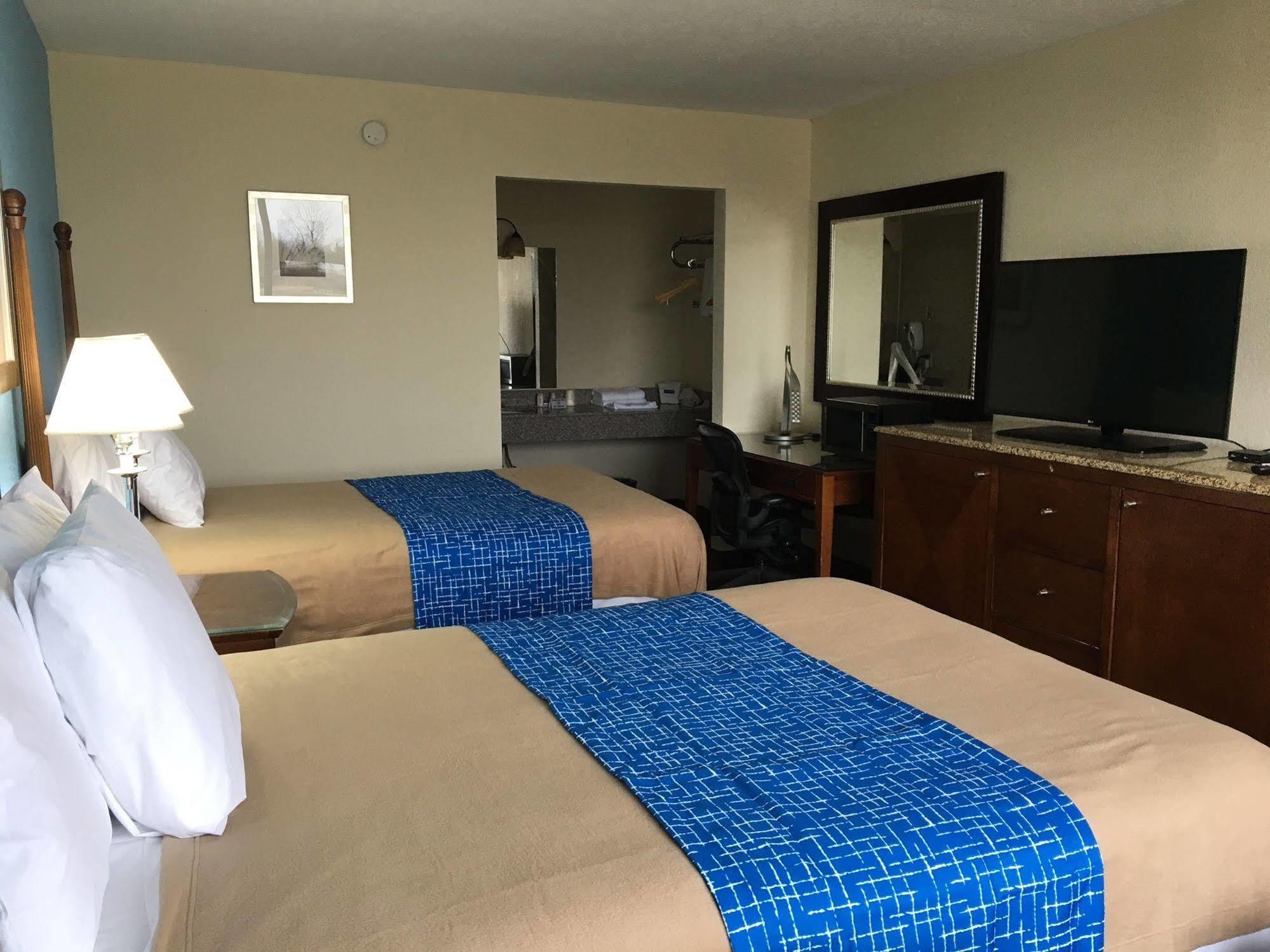 Travel Inn Marston Bagian luar foto